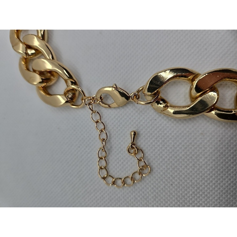 Chuncky Gold-Plated White Resin Link Necklace - Picture 5 of 8
